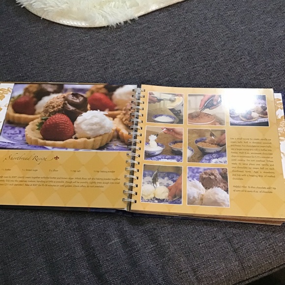 The Gathering of Friends Volume One Hard Cover - Picture 5 of 14